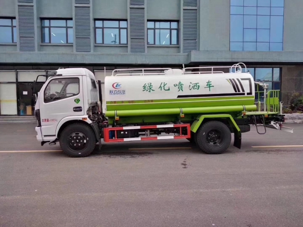 东风多利卡9.2方洒水车