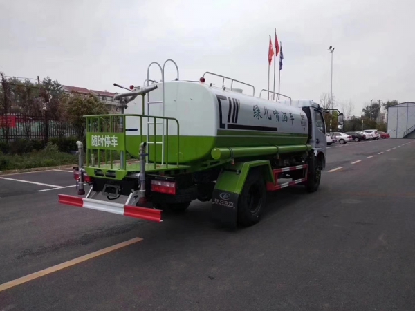 东风多利卡9.2方洒水车