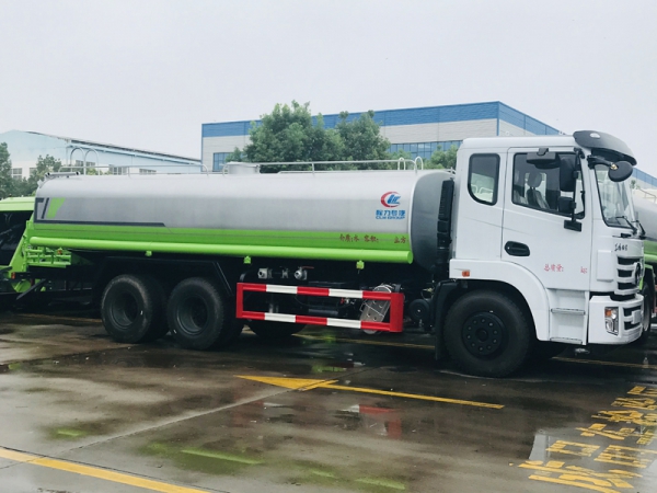 东风锦程18吨洒水车，后八轮洒水车价格
