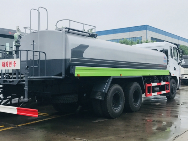 东风锦程18吨洒水车，后八轮洒水车价格