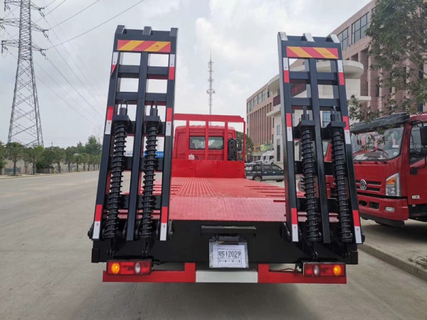 东风D3V后八轮平板拖车