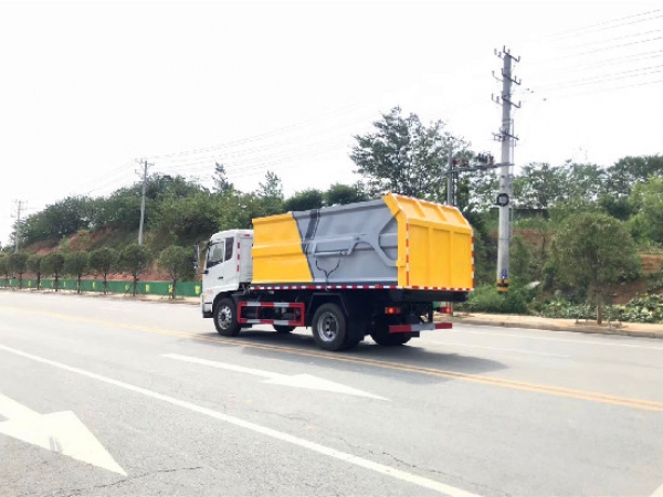 程力威牌CLW5161ZDJD6型压缩式对接垃圾车