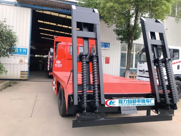 国六东风D1平板拖车