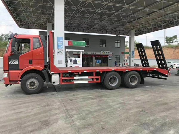解放J6后八轮平板运输车