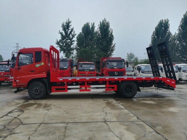 东风天锦平板拖车