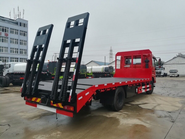 东风天锦平板拖车