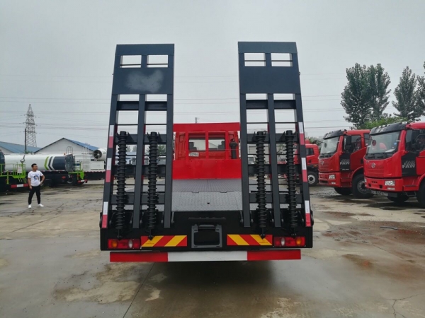 东风天锦平板拖车