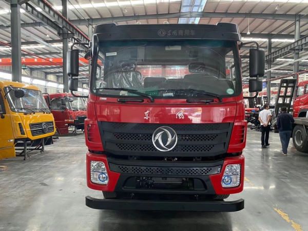 东风D17国五后八轮平板拖车