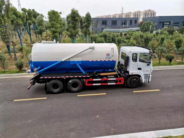 东风锦程后八轮16方吸污车