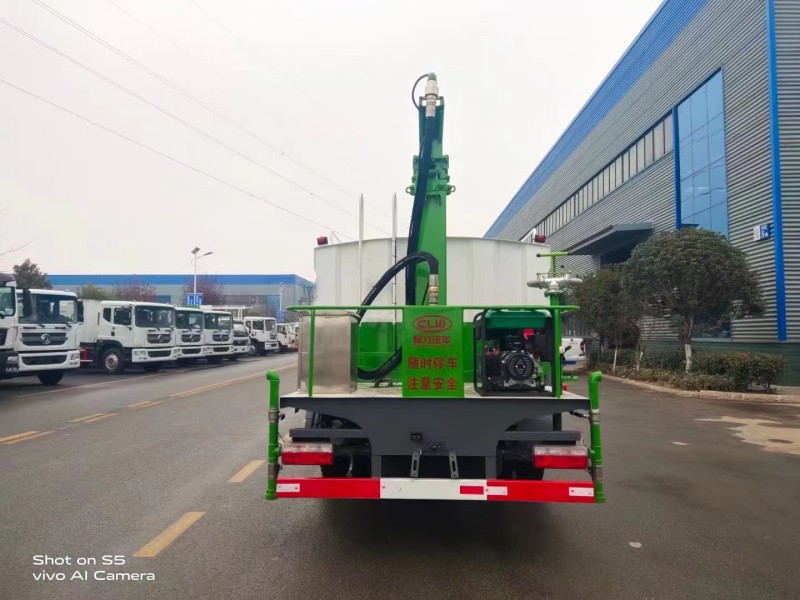 东风8吨铁路抑尘车