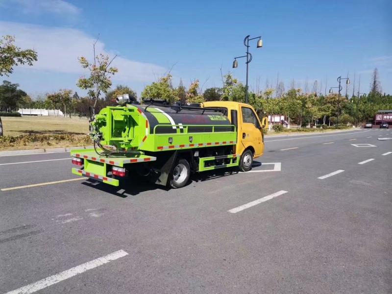 东风途逸蓝牌清洗吸污车