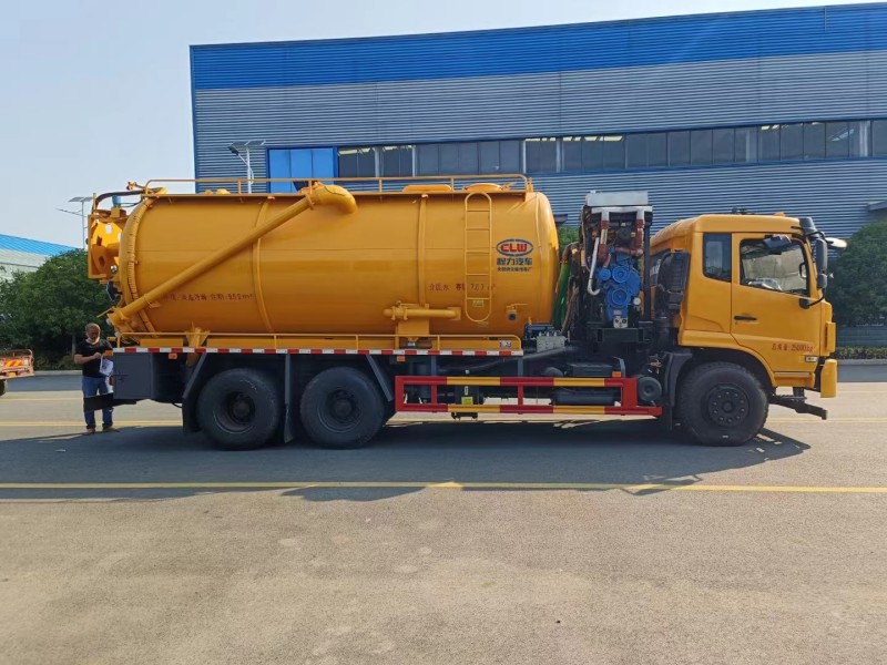 东风后八轮22方管道疏通车