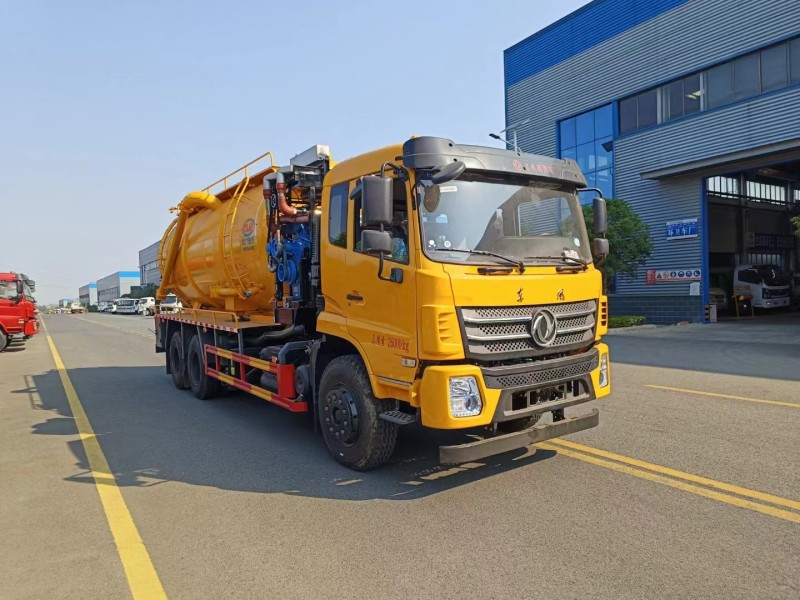 东风后八轮22方管道疏通车
