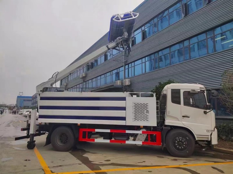 东风天锦隧道清洗车