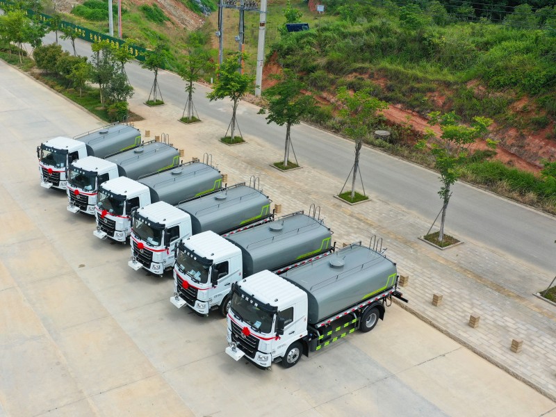 华神F5，12方洒水车