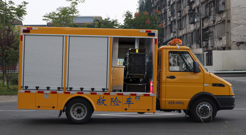 依维柯救险车